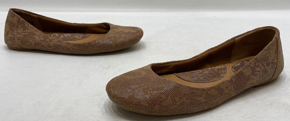 Born Concepts Womens Brown Patterned Suede Slip On Flats Size 7M